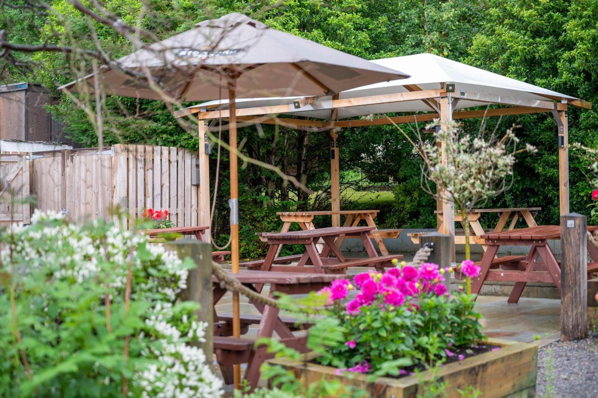 The Horse And Farrier Inn And The Salutation Inn Threlkeld Keswick Buitenkant foto